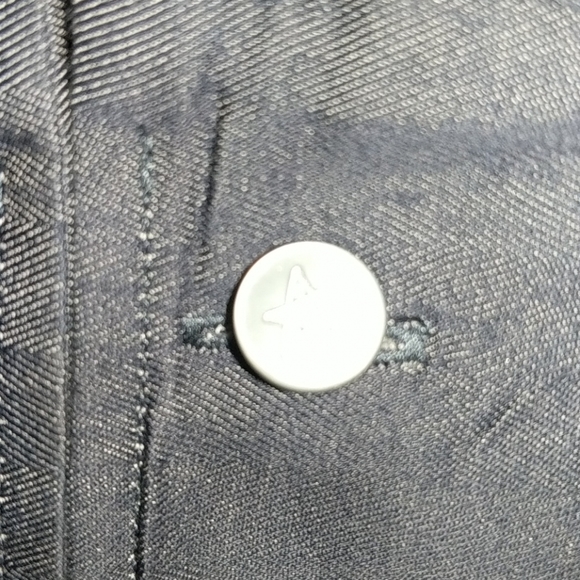 John Varvatos Pleated Front Button Down - Picture 9 of 9